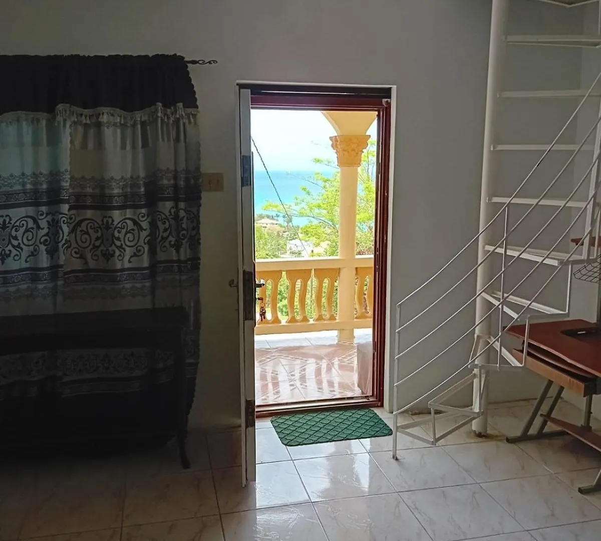 Cherry'S Homestay Whitehouse